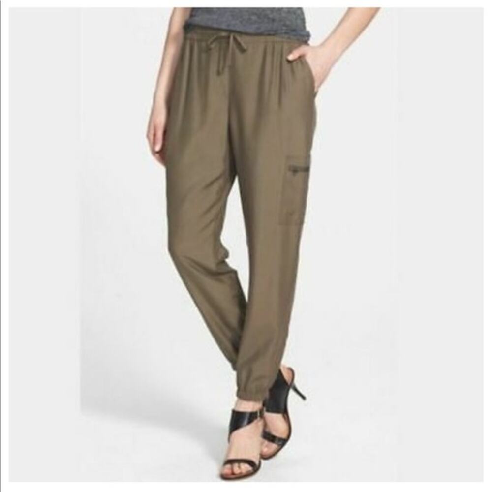 Trouve Green Cargo Jogger Pants Size Small